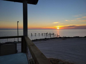 Artsy Beach Cottage, Port Lavaca